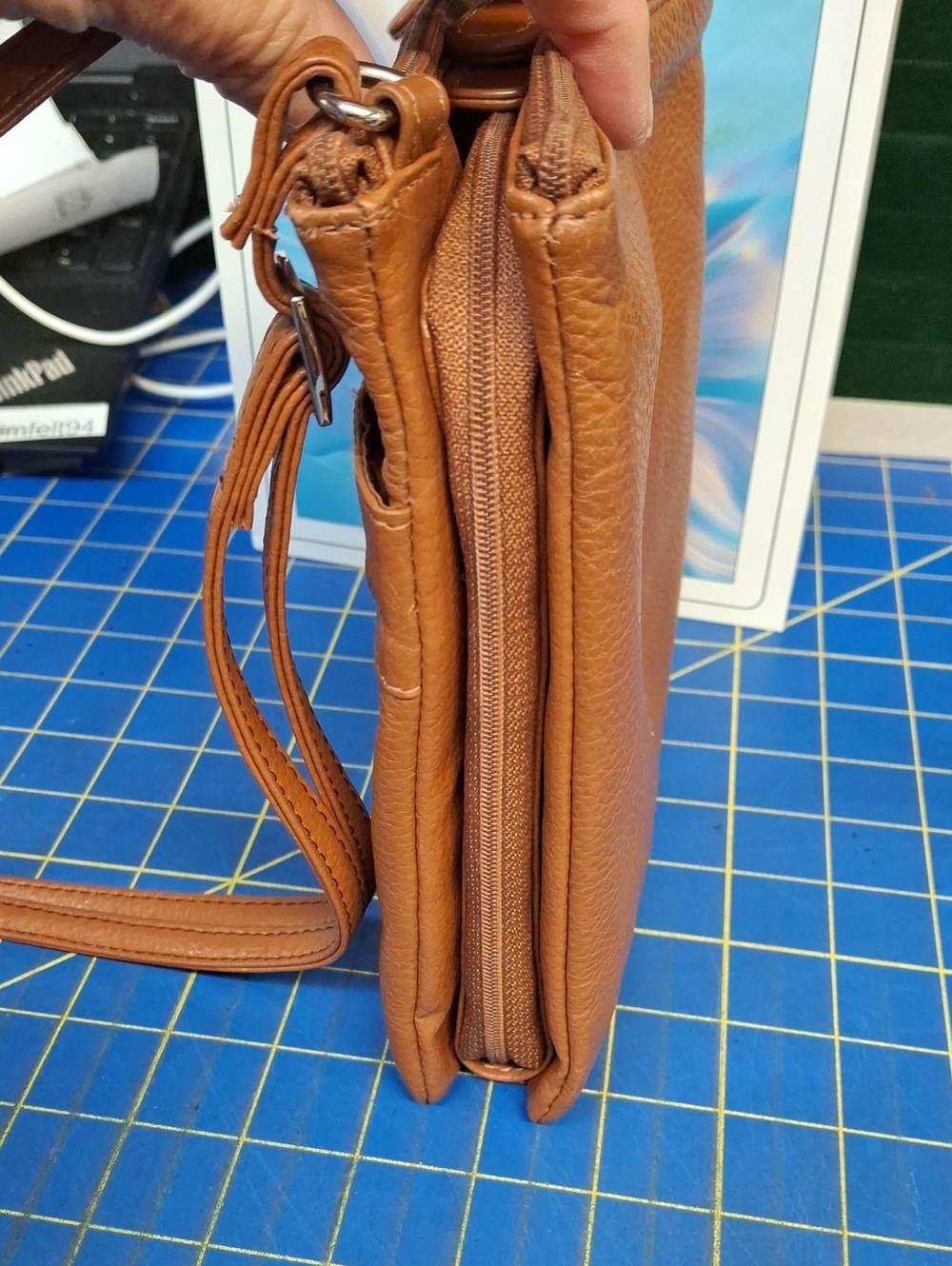 Giani Bernini Triple-Zip Pebble Leather Dasher Crossbody Cognac NWOT - Picture 7 of 13